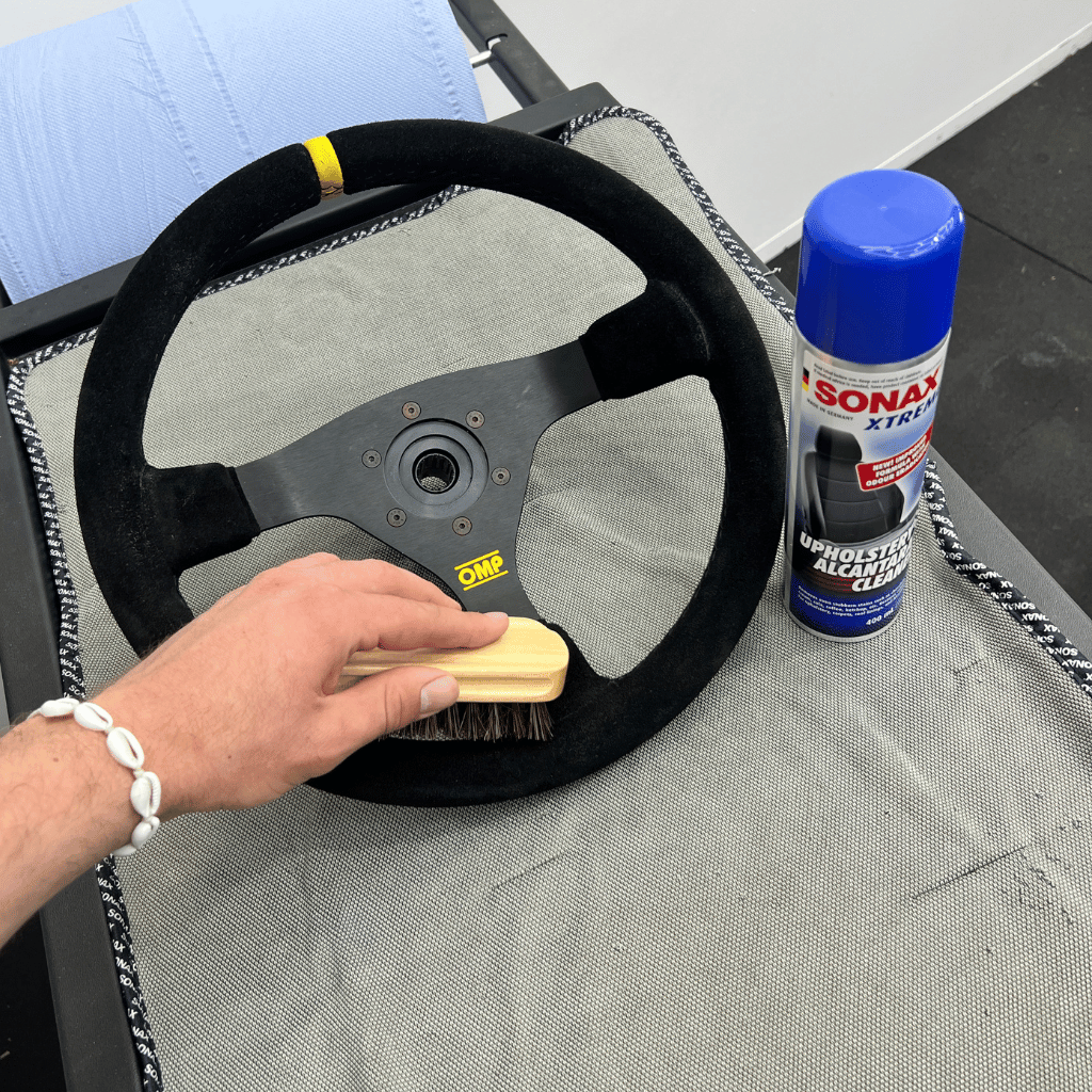 Alcantara & Leather Brush