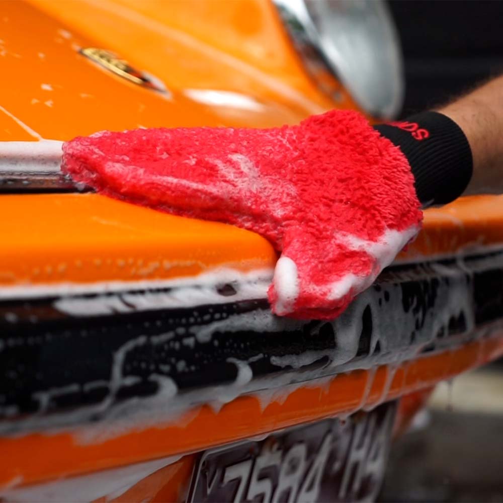 SONAX Gloss Shampoo SONAX Gloss Shampoo